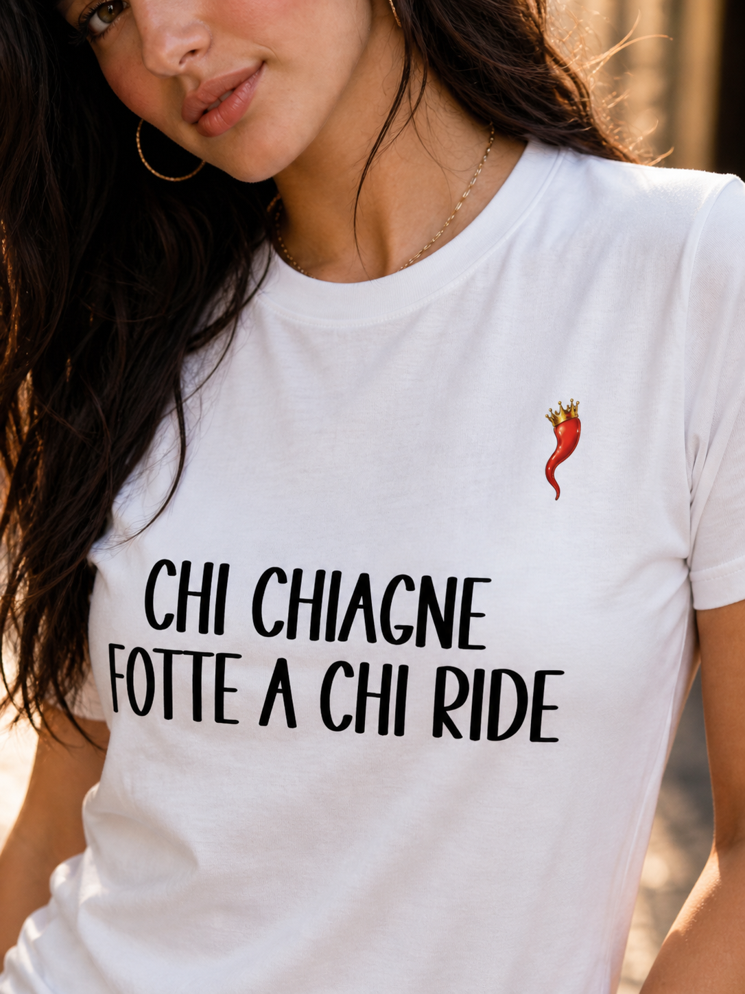 T-shirt - Chi chiagne fotte a chi ride